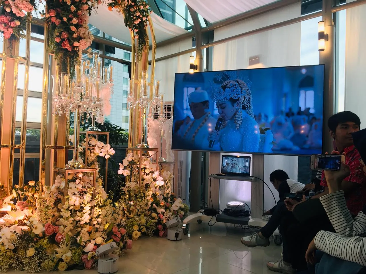 Dekorasi Venue Preskon Syahrini dan Reino Barack / Credit: KapanLagi - Akrom Sukarya