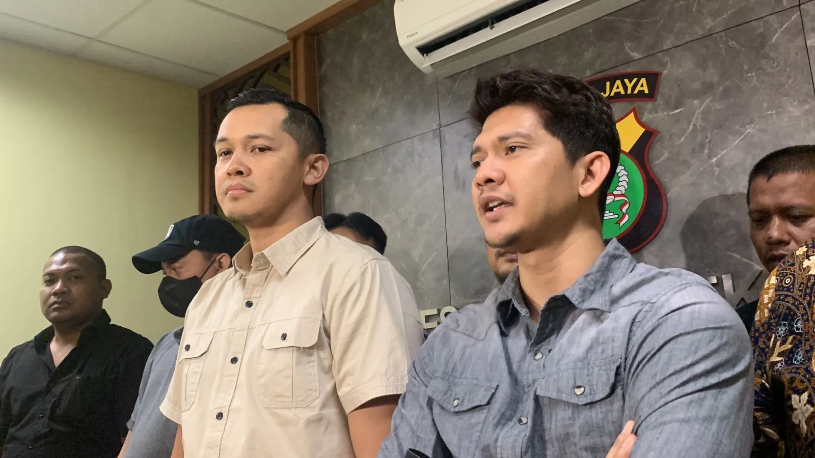 Iko Uwais ingin permasalahannya cepat selesai dan segera berdamai - Credit: Fikri Alfi Rosyadi © KapanLagi.com
