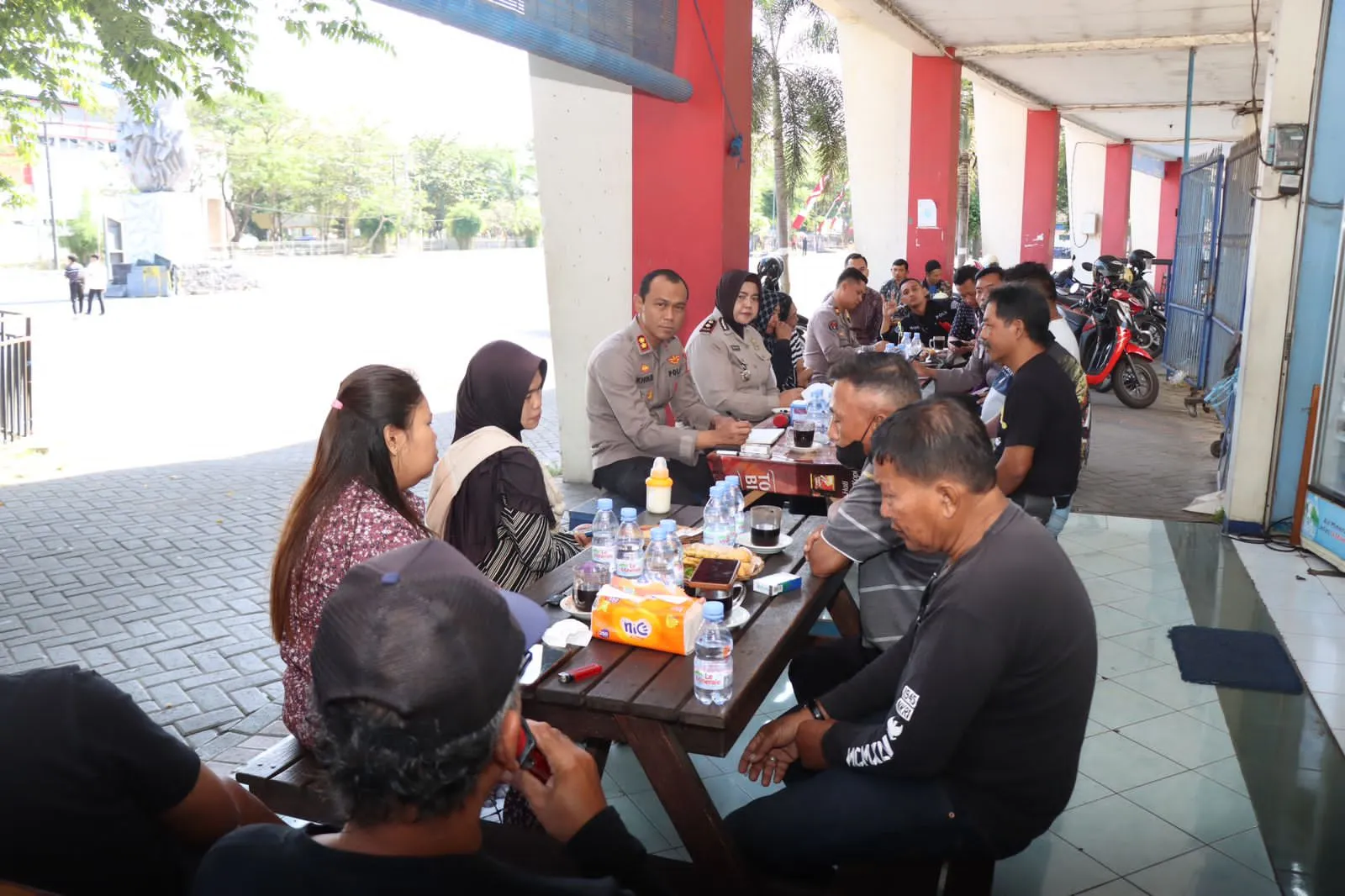 Diskusi Pedagang dan Kepolisian Penuh Harap / Credit Foto: KapanLagi.com/Darmadi Sasongko