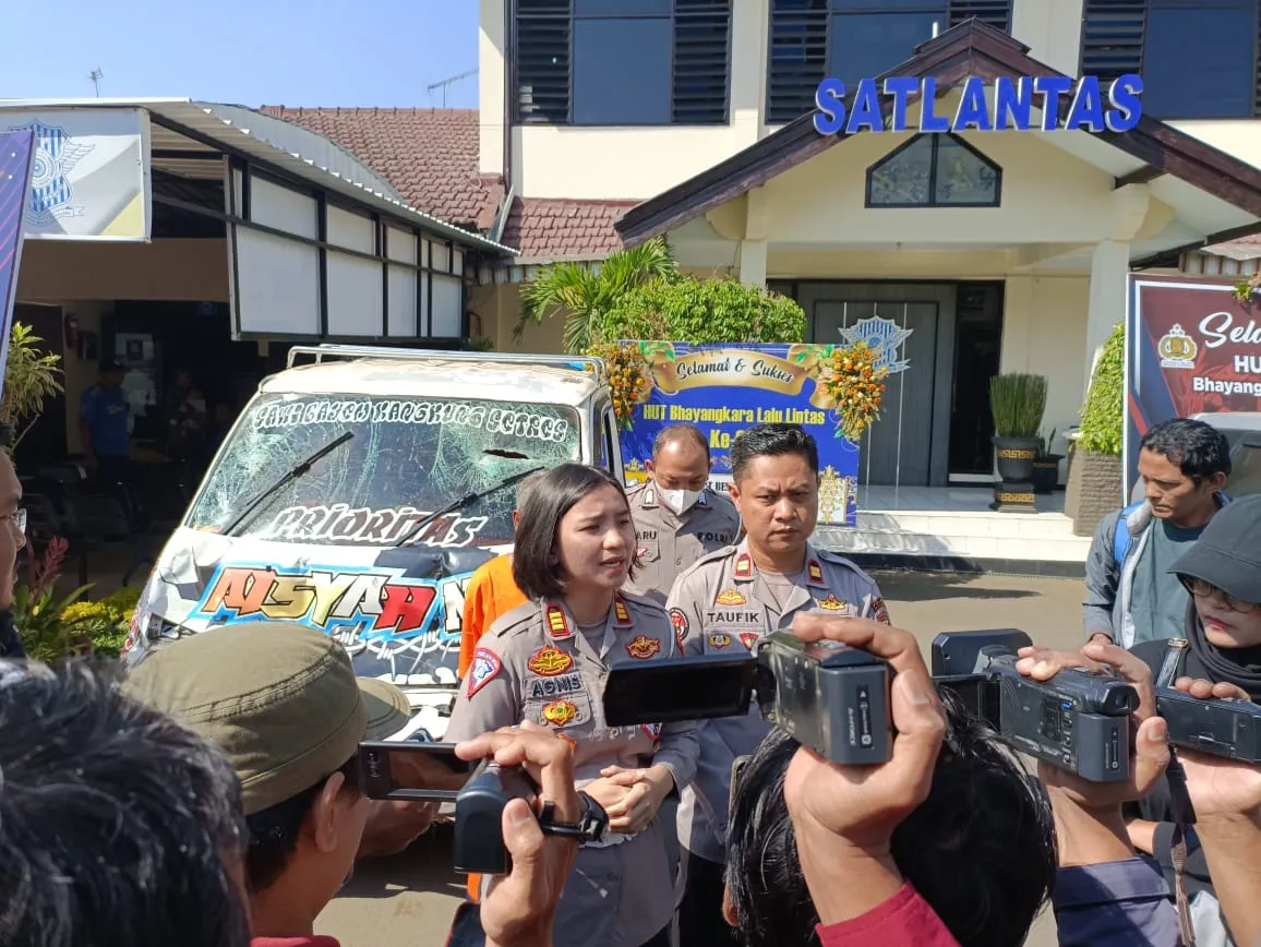 Sopir Pick Up Tabrak Peserta Karnaval Negatif Narkoba / Credit Foto: KapanLagi/Darmadi Sasongko
