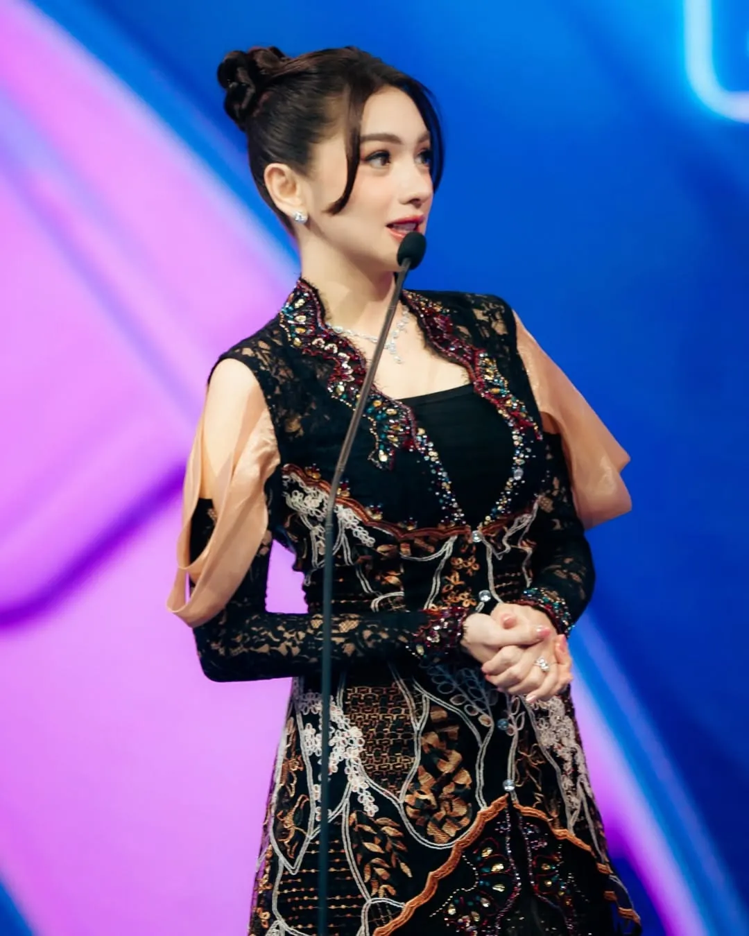 Potret Cantik Angel Karamoy di Indonesian Music Awards 2024, Pesona Bidadari Tak Bisa Bohong. (instagram/realangelkaramoy)