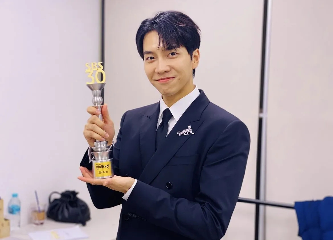 Lee Seung Gi (Credit: instagram.com/leeseunggi_official)