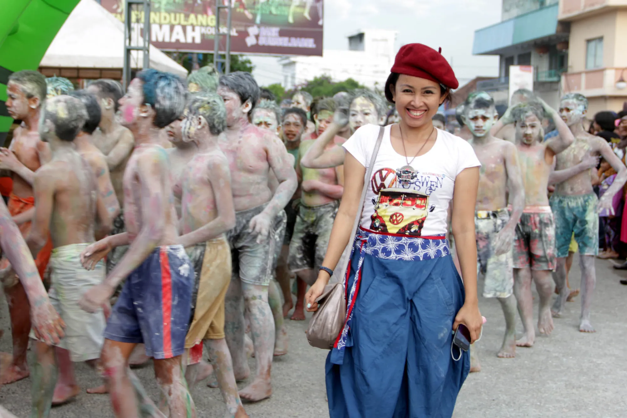 Meda Kawu di Antara Penari Pendulang Timah/@Foto: KapanLagi.com®