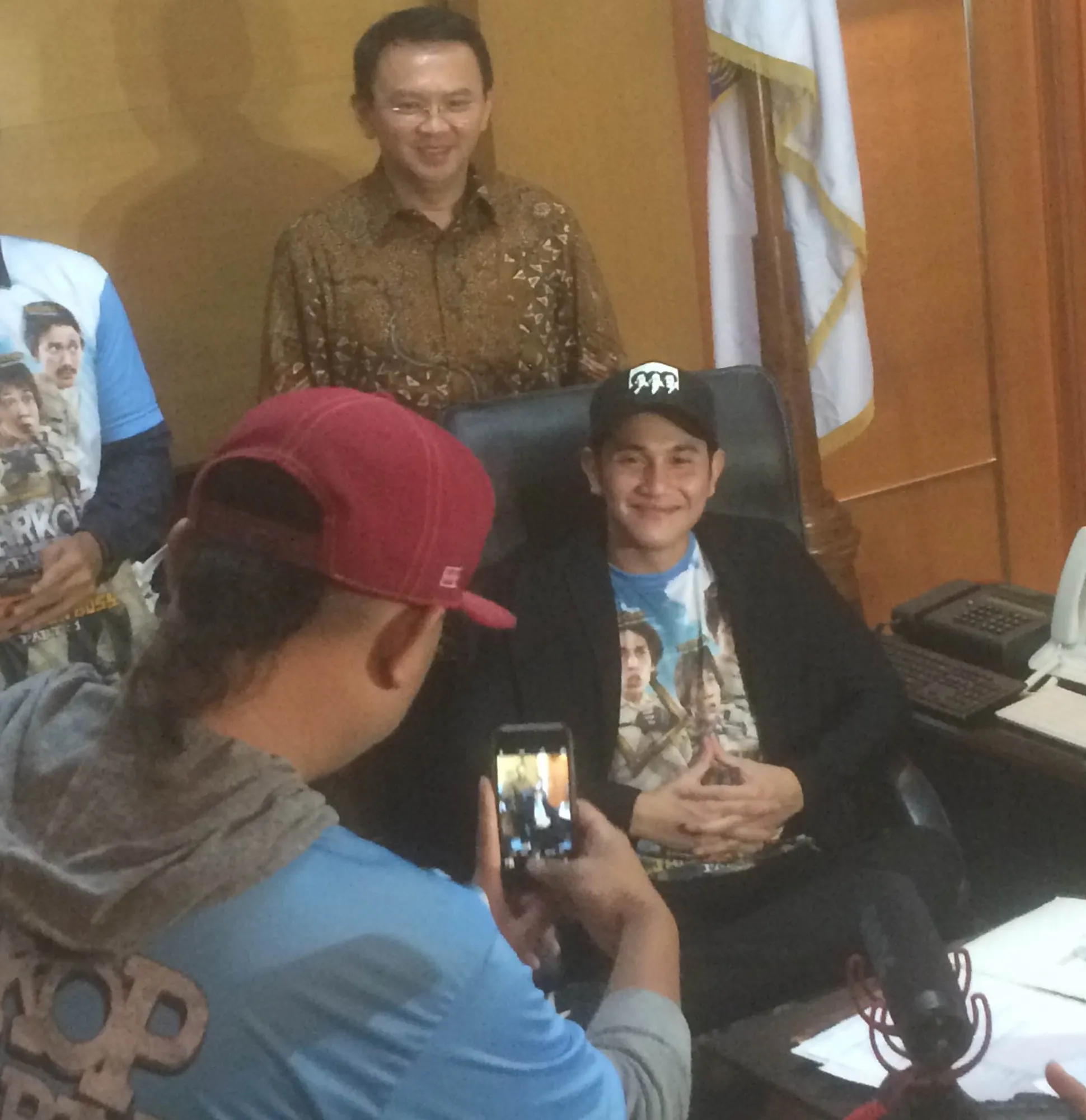 Para pemain Warkop Reborn 'lengserkan' Ahok/©KapanLagi.com®/Adi Abbas Nugroho