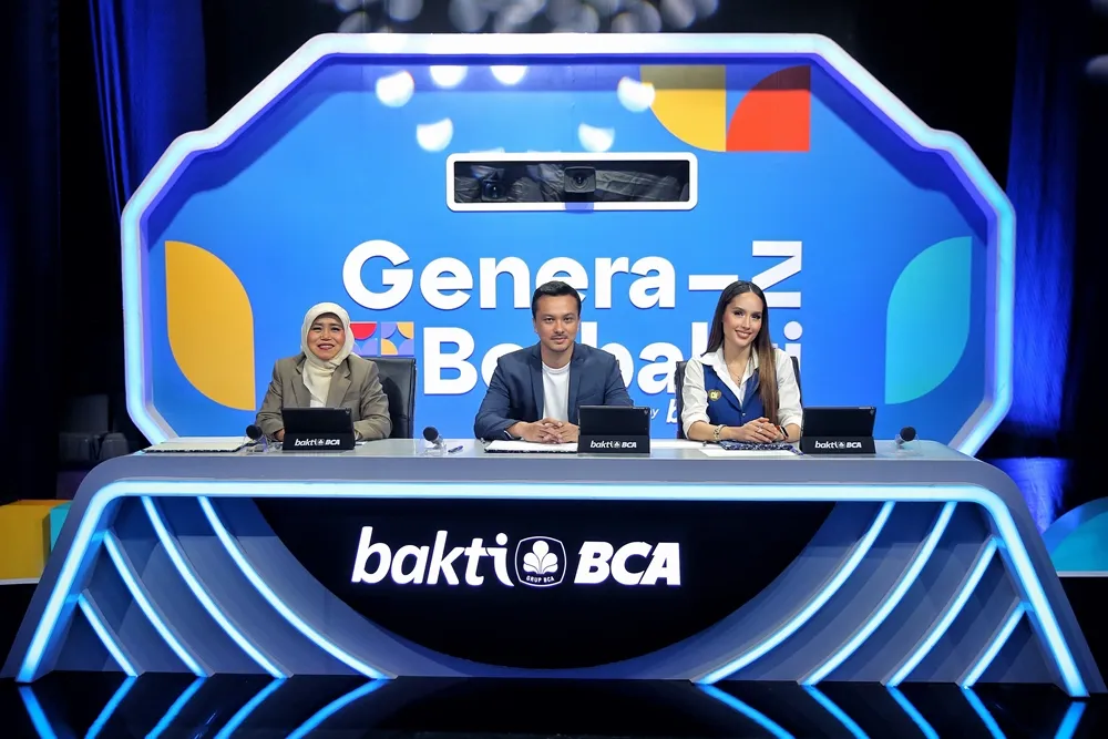Tri Mumpuni, Nicholas Saputra dan Cinta Laura Kiehl, panelis BCA Genera-Z Berbakti 2026. (c) Adrian Putra/KapanLagi