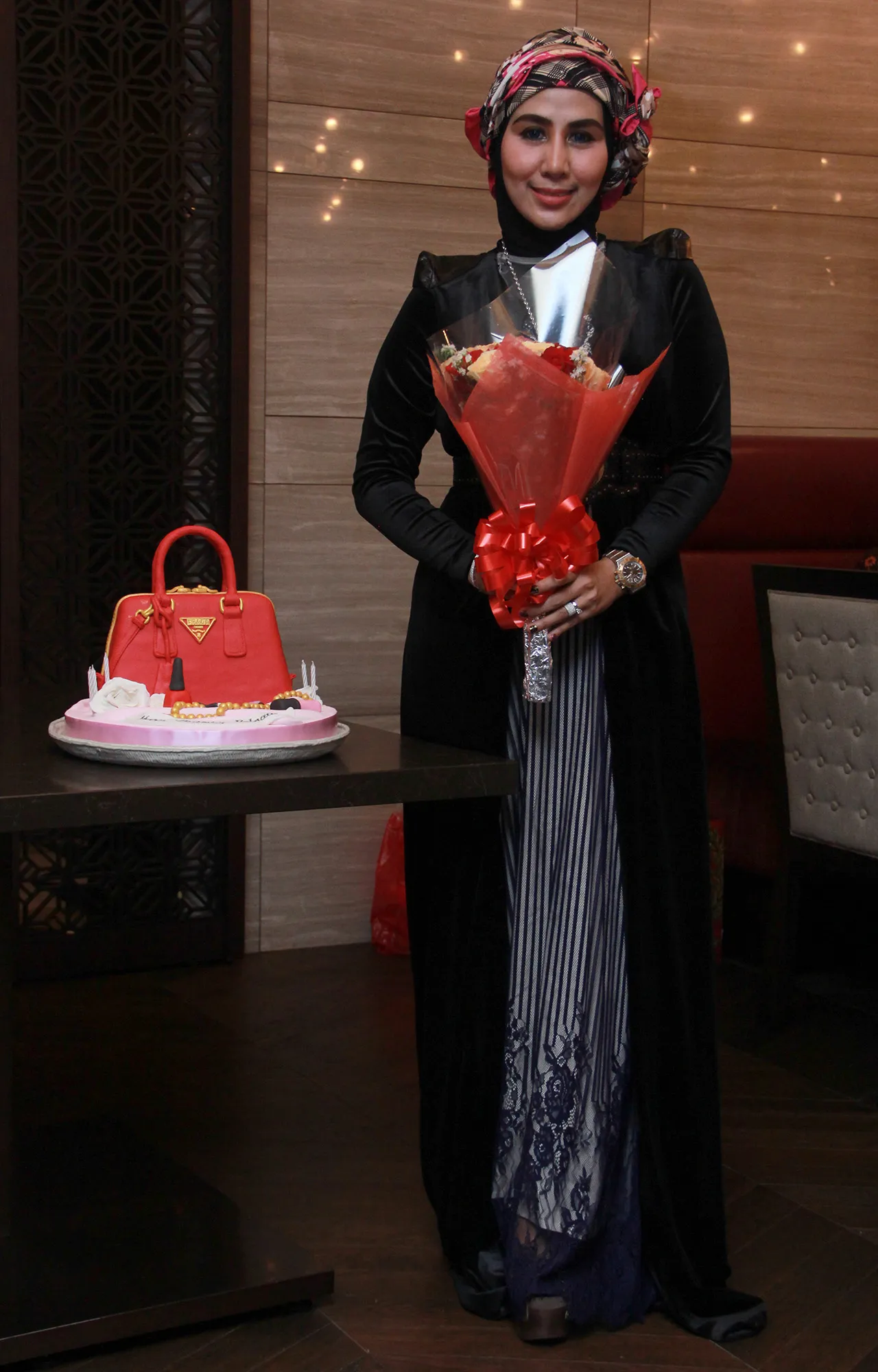 Happy birthday Ratna! © KapanLagi.com®/Hendra Gunawan