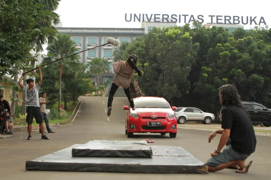 Di balik layar salah satu segmen dalam film ISYARAT 