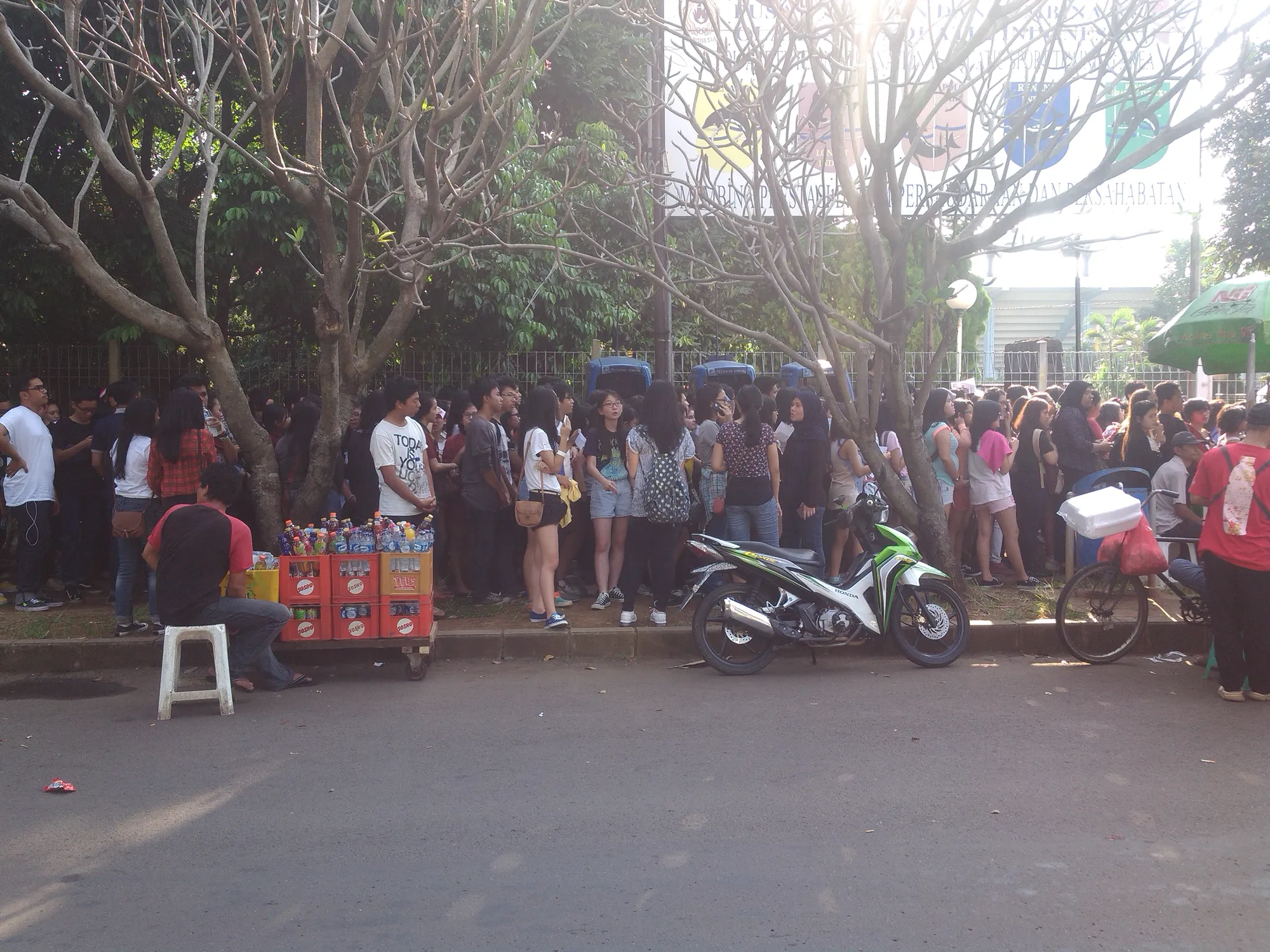 Antrian Fans All Time Low/@Foto: KapanLagi.com®/Matias