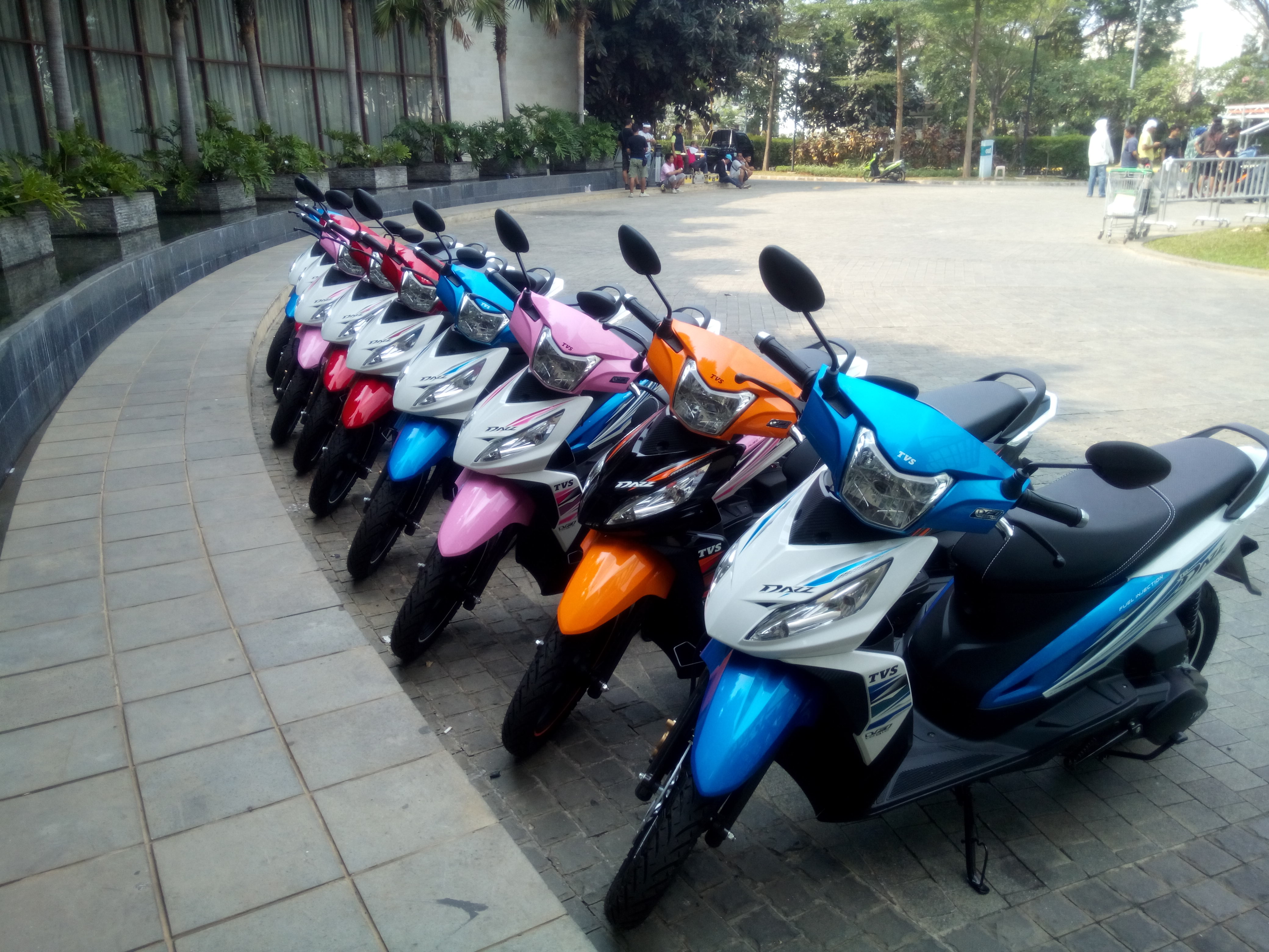 Kece Maksimal Ini Cara Tampil Stylish Saat Berkendara Motor