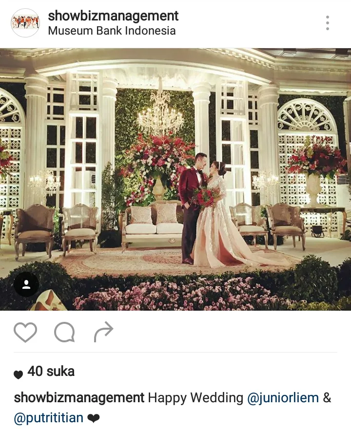 Potret pelaminan di resepsi pernikahan Putri Titian - Junior Liem. / ©Instagram.com/showbizmanagement
