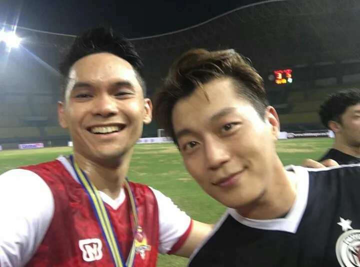 Ben Kasyafani pose bareng Doo Joon © Instagram.com/benkasyafani