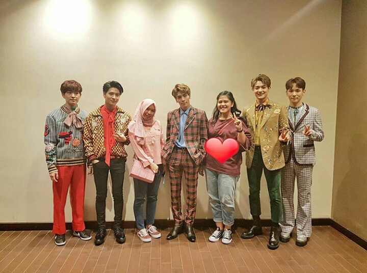 Kahiyang foto bareng SHINee © @noviannisa_