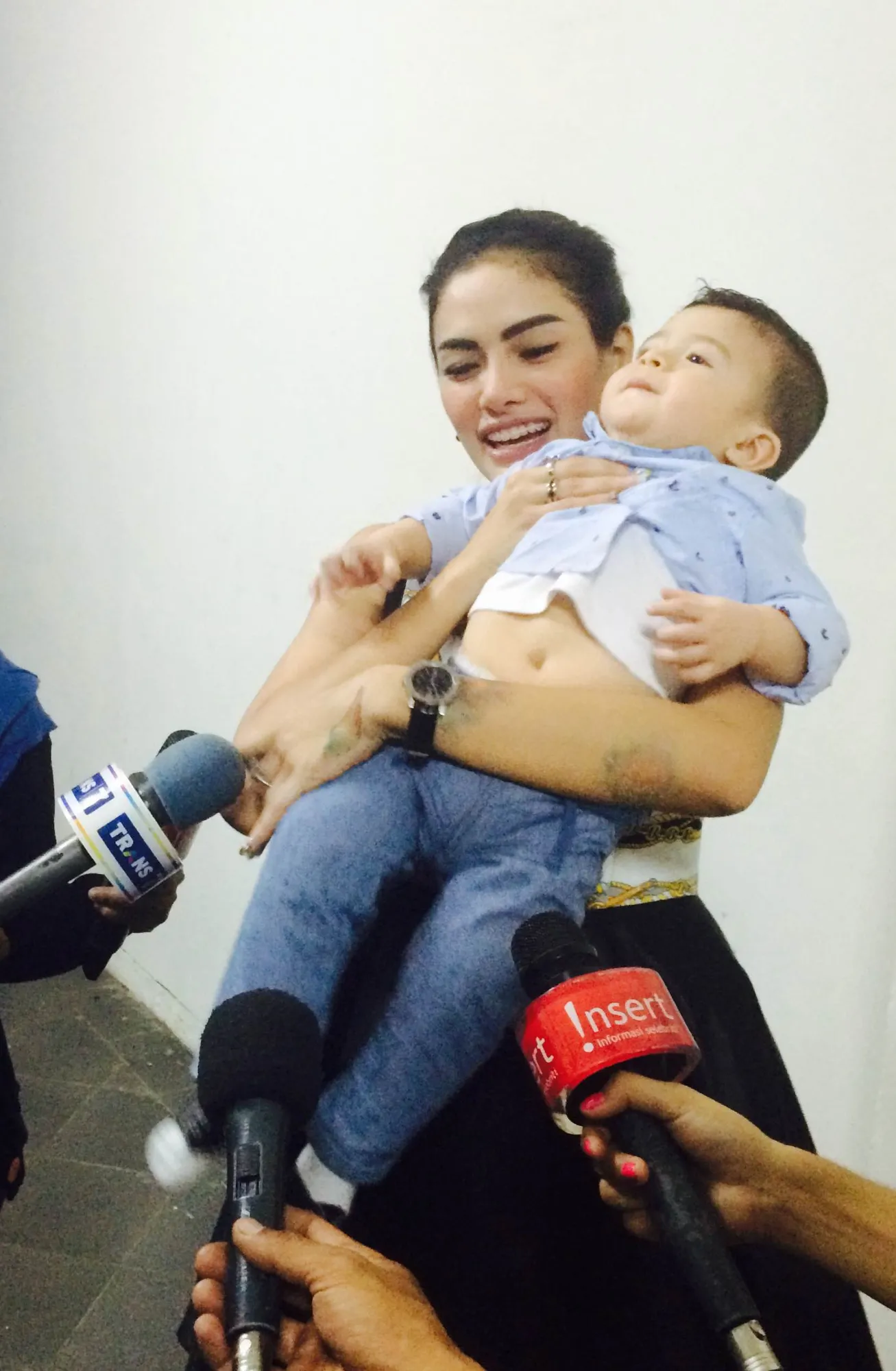 Nikita Mirzani menjadi single parent bagi buah hatinya. ©KapanLagi.com®/Adi Abbas Nugroho