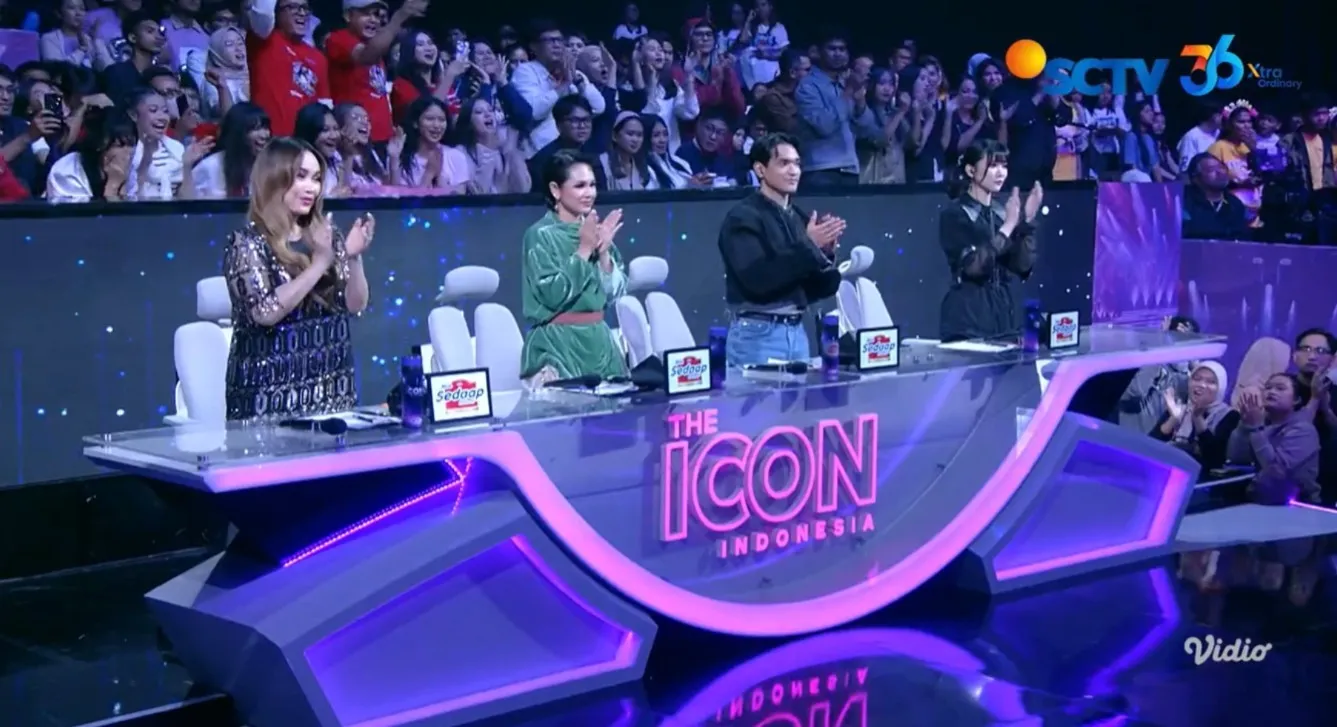 Empat Judges Memberikan Standing Ovation untuk Penampilan Sheera (Bali) dengan Lagu Butiran Debu / SCTV