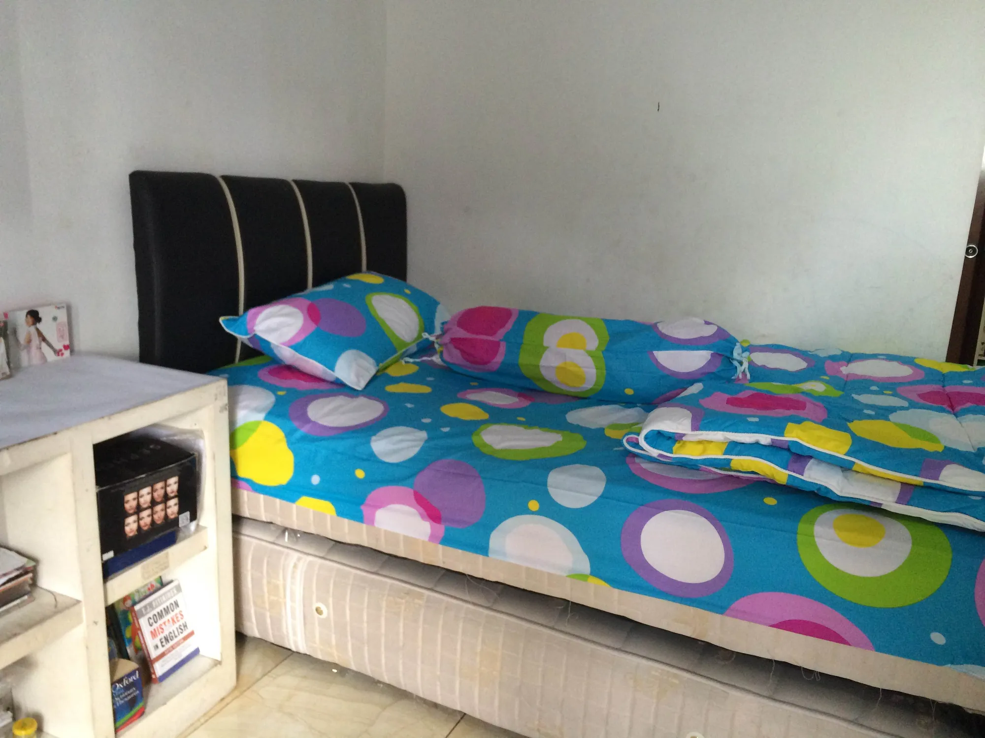 Kamar tidur menjadi tempat favorit Gretha untuk menghabiskan waktu. ©KapanLagi.com/Fikri Alfi Rosyadi