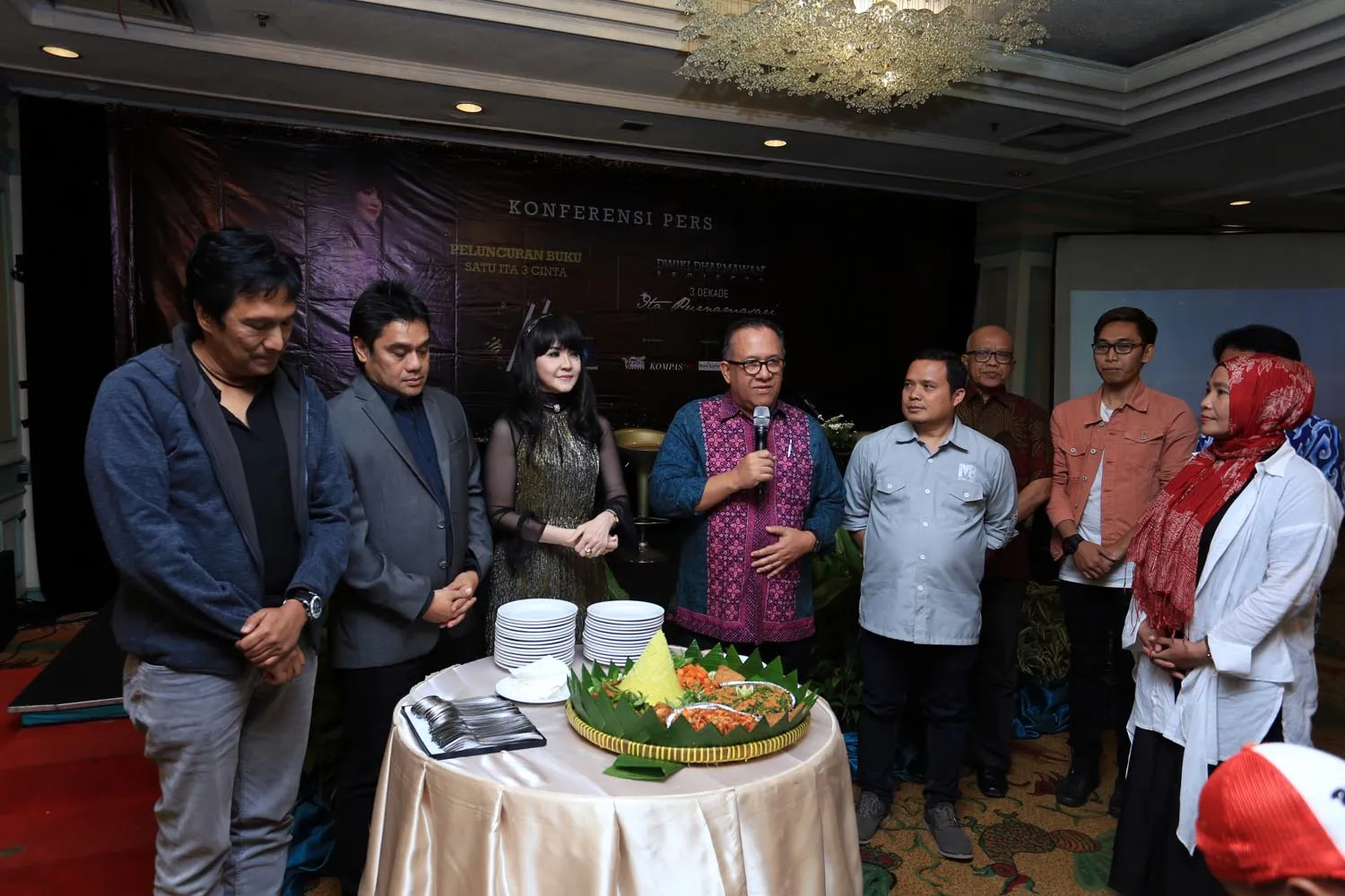 Merasa terhormat, Ikang Fawzi terlibat konser Ita Purnamasari. /© KapanLagi.com/Fikri Alfi Rosyadi