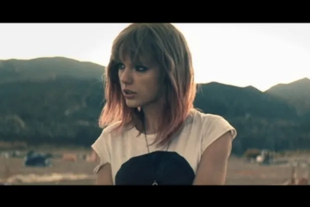 Terlihat seperti bukan Taylor Swift ya? @topnewstoday.org