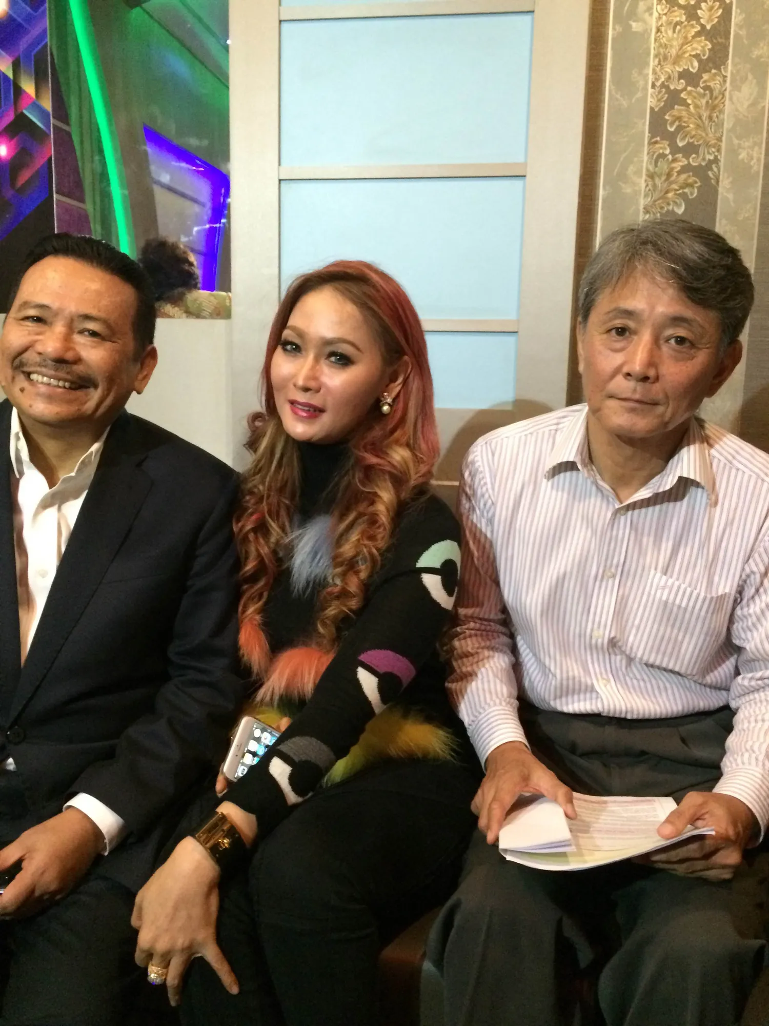 Otto Hasibuan, Inul Daratista dan Kim Sung Ku saat menggelar jumpa pers @foto: © KapanLagi.com/Nuzulur Rakhmah