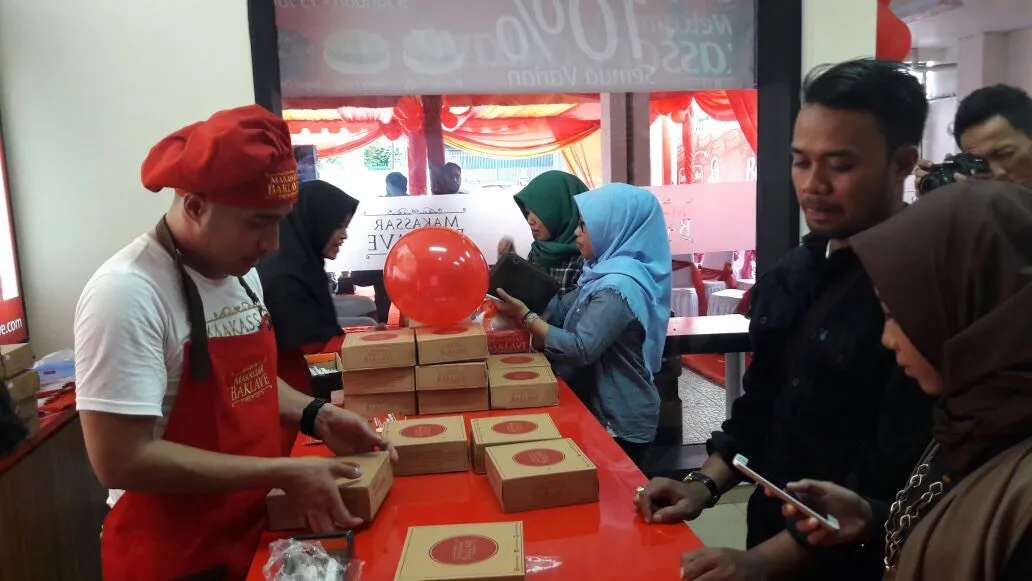 Irfan layani sendiri pembelinya © KapanLagi.com®/Mathias Purwanto