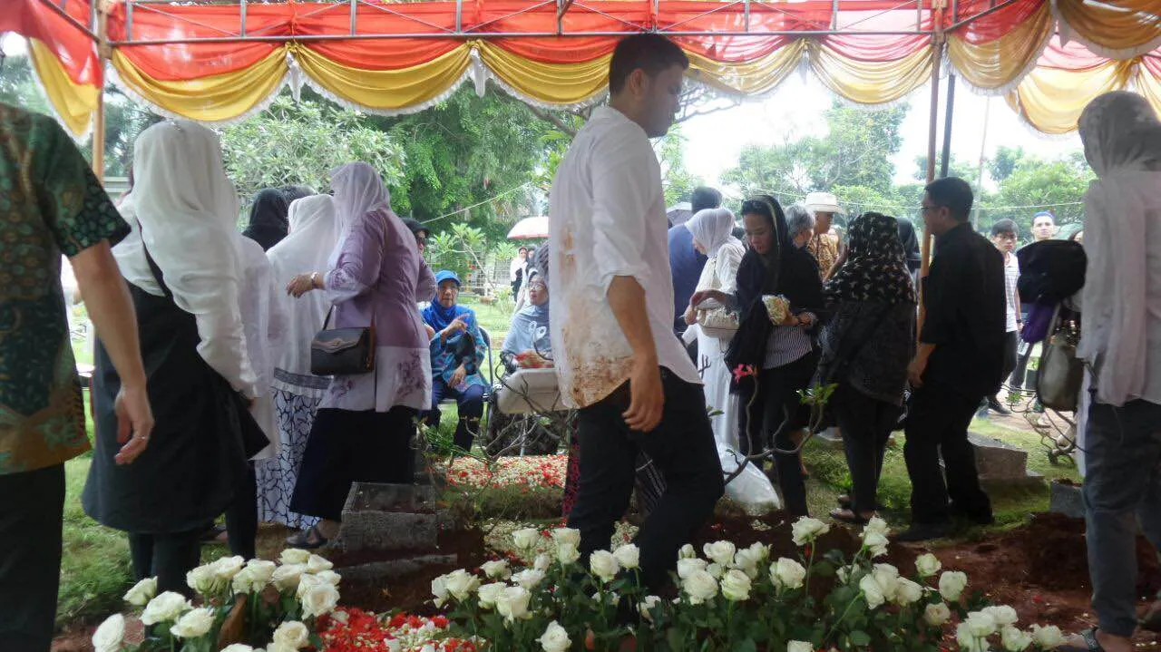 Proses pemakaman adik Asta RAN. ŠKapanLagi.com/Adi Abbas Nugroho