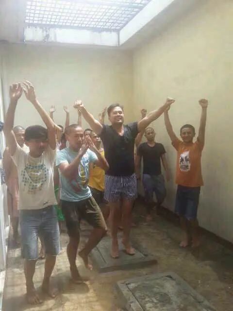 Saipul Jamiell menari-nari di tahanan dengan celana gemas. ©istimewa