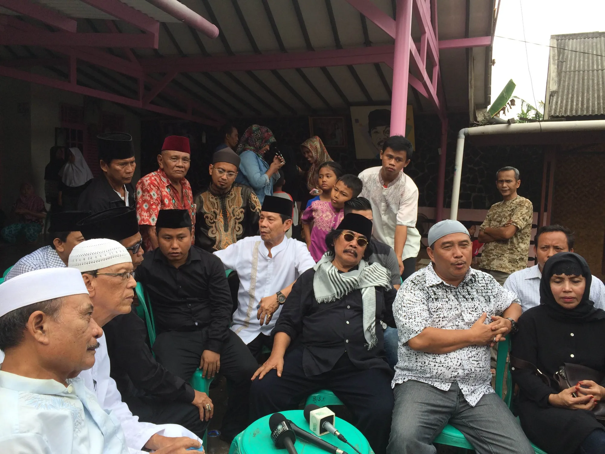 Komedian Senior Yang Ikut Melayat © Kapanlagi/Nuzulur Rakhmah