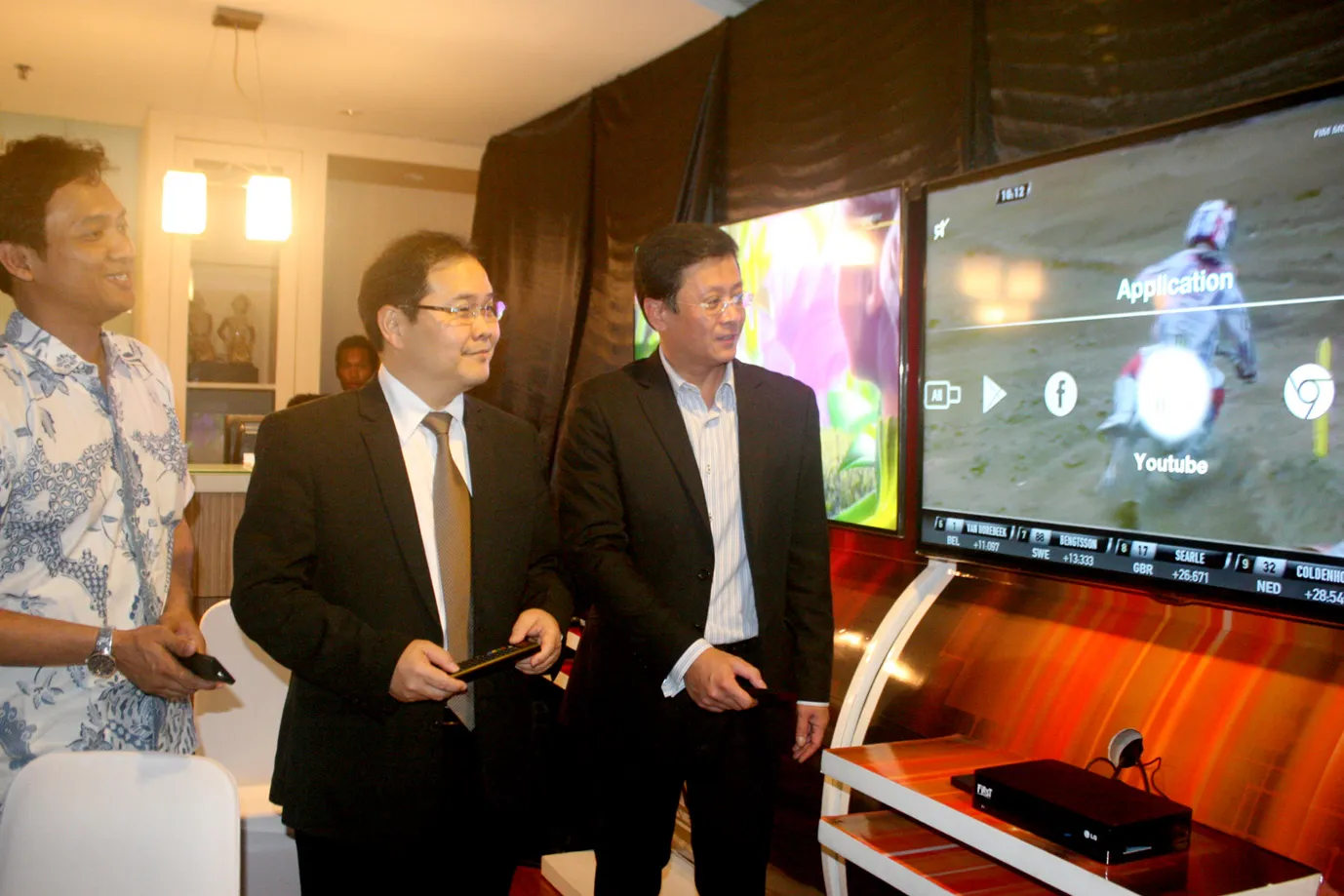 Fitur Internet lewat set top box generasi terbaru, SMART BOX HD / © Linknet First Media