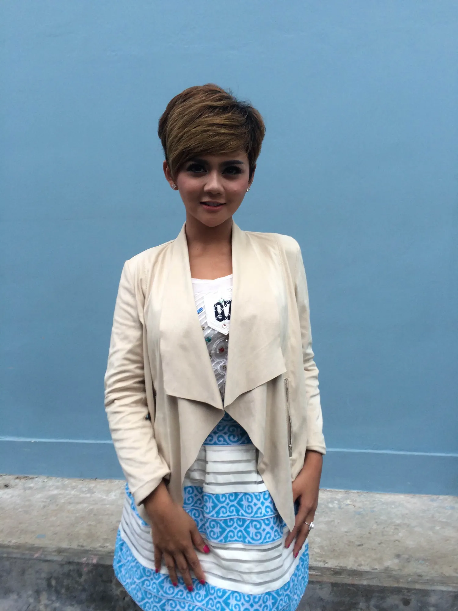 Jenita tampil dengan rambut asli, cakep? © KapanLagi.com®/Fikri Alfi Rosyadi