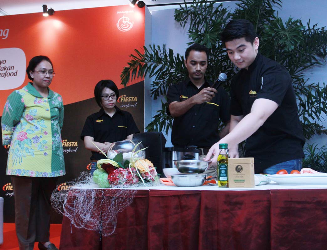 Terkenal Chef  Arnold  Tak Sembarangan Jadi Model  Iklan 