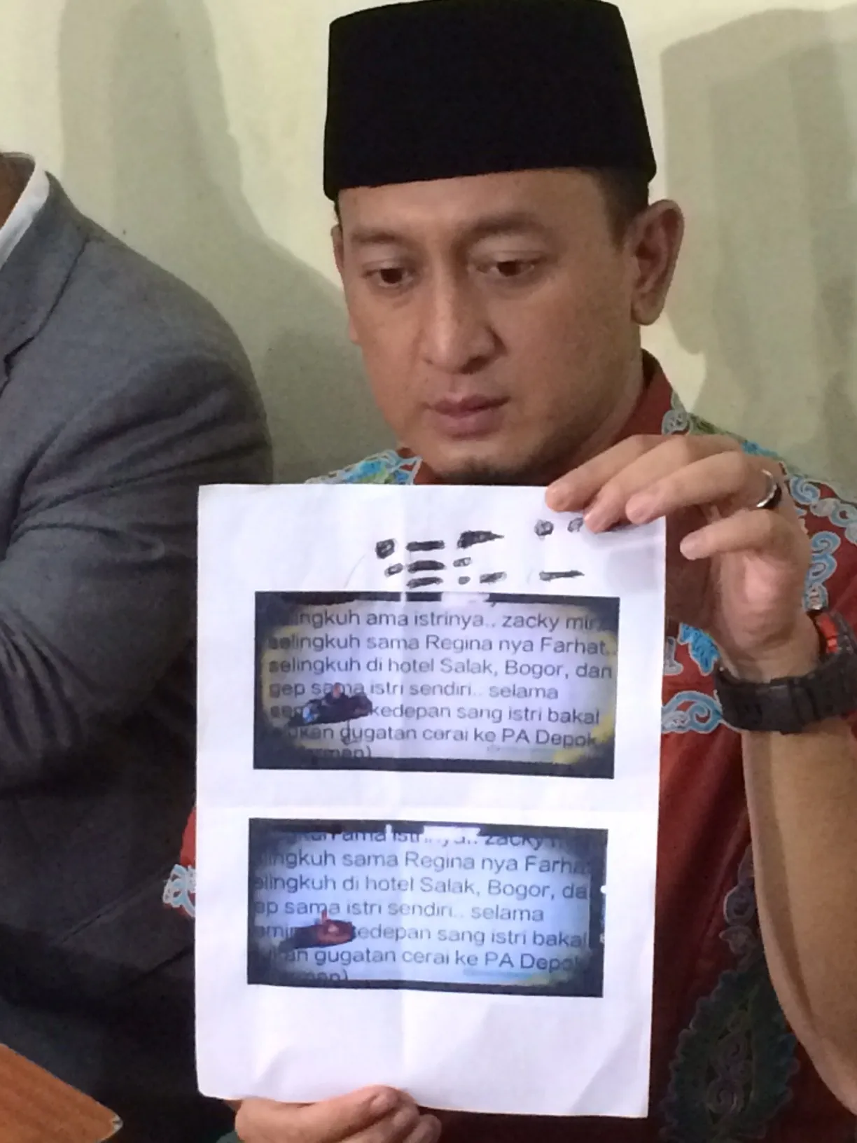 Ustaz Zacky jelaskan apa isi meetingnya dengan Regina di hotel Salak/©KapanLagi.com®/Hendra Gunawan