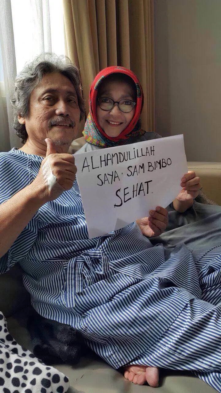 Sam Bimbo dan istri menanggapi secara bijaksana munculnya hoak meninggal. ©twitter @dewiirawan13 