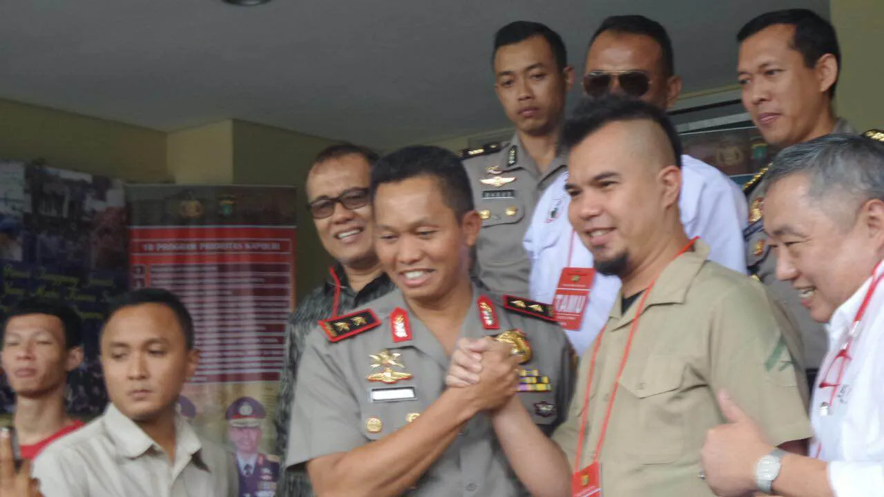 Sempat muncul kabar hendak dipidanakan, Ahmad Dhani dan Kapolda Metro Jaya berdamai. ©KapanLagi.com/Adi Abbas Nugroho