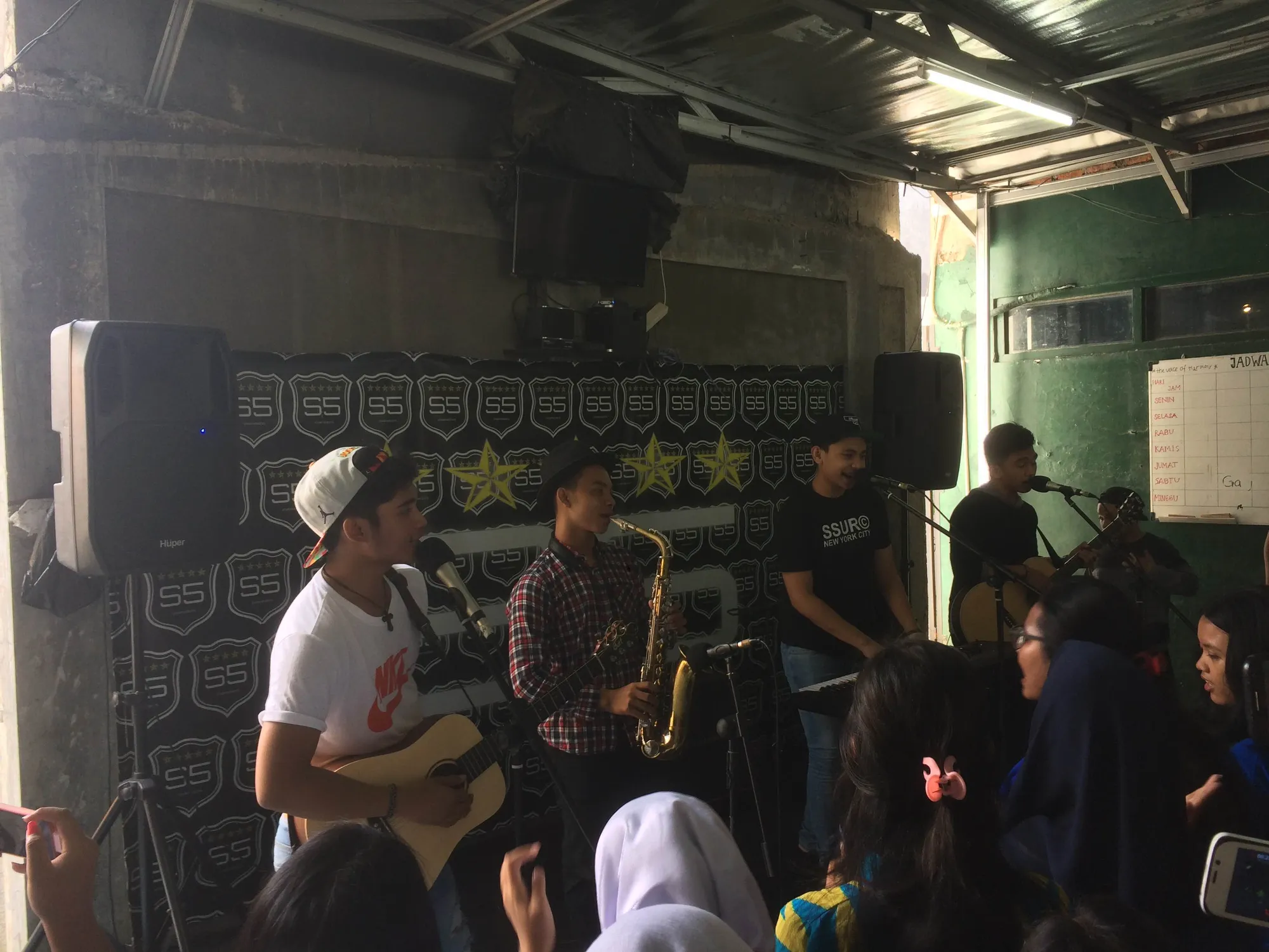 Boyband S5 gelar konser intimate untuk fans. ©KapanLagi.com/Sahal Fadhli