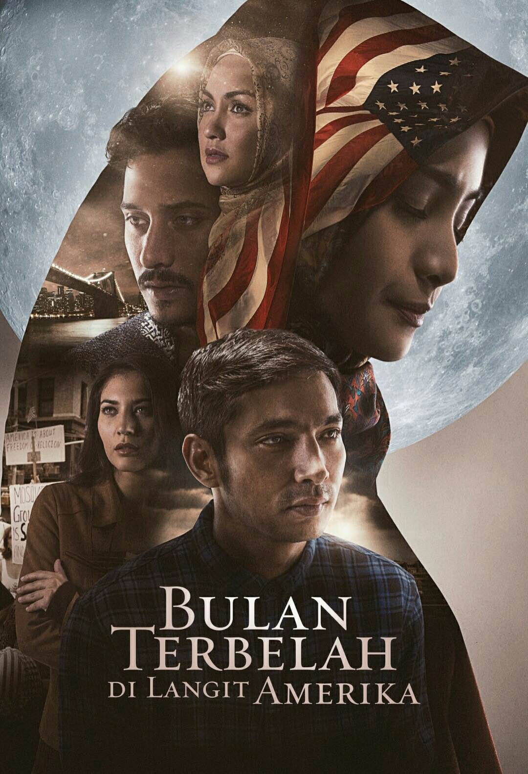 Kontroversi, Poster 'BULAN TERBELAH DI LANGIT AMERIKA 