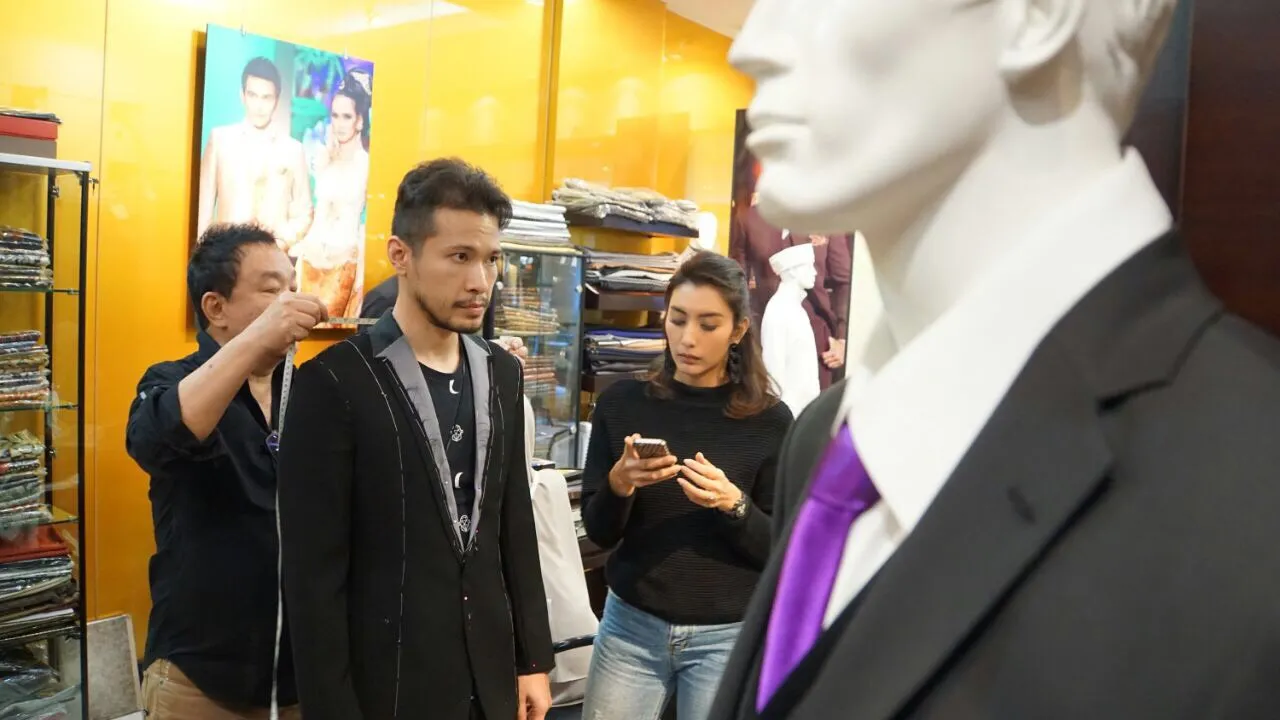 Raiden saat fitting jas © Koleksi Pribadi