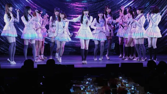 Idol group Jepang mendapatkan kontrak larangan pacaran © Youtube/vicenews