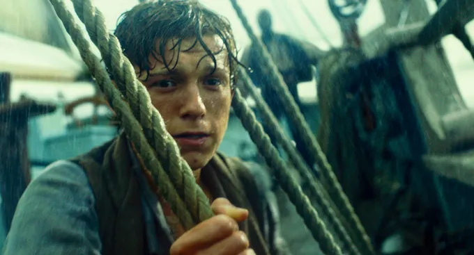 Tom Holland dalam IN THE HEART OF THE SEA © Warner Bros. Pictures