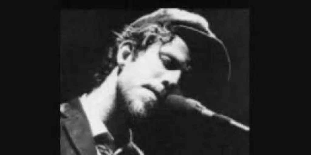Tom Waits - In Between Love (Terjemahan)