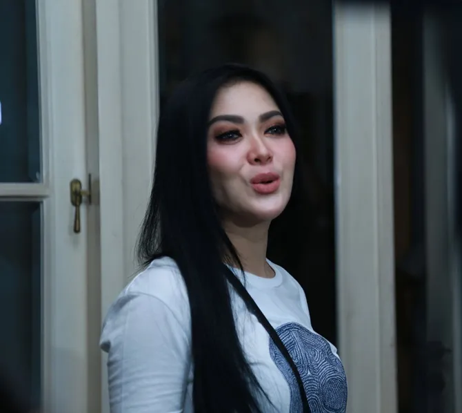 Syahrini ingin menjadi lebih baik saat bulan Ramadan nanti  © KapanLagi.com/Akbar Prabowo Triyuwono