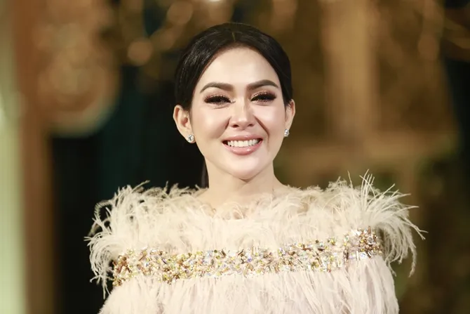 Hanya dengan perawatan sederhana, Syahrini dapat tampil cantik memukau © KapanLagi.com/Agus Apriyanto