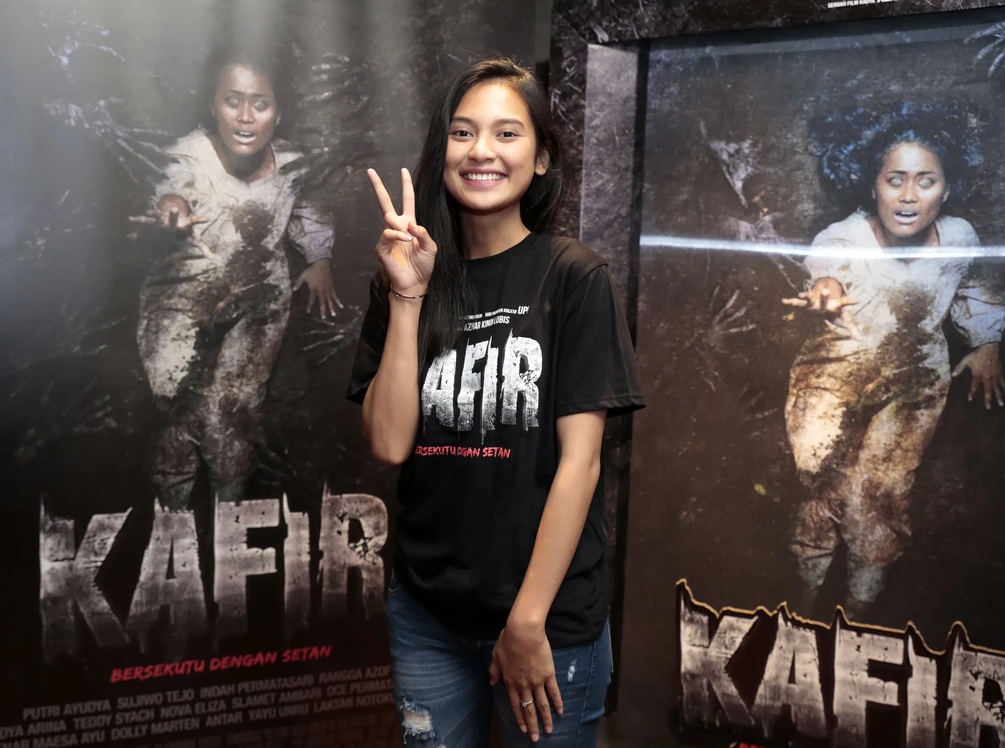 Indah Pernah Diajak ke Irian Tanpa Seijin Sang Ibu