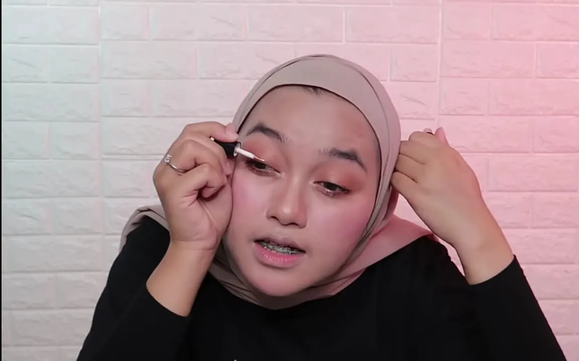 Credit: Youtube/Indira Kalistha