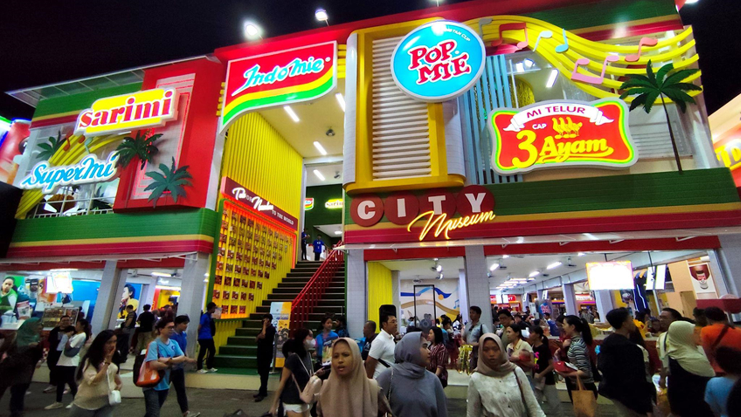 Booth Indomie dan Warmindo di Jakarta Fair Kemayoran 2024.