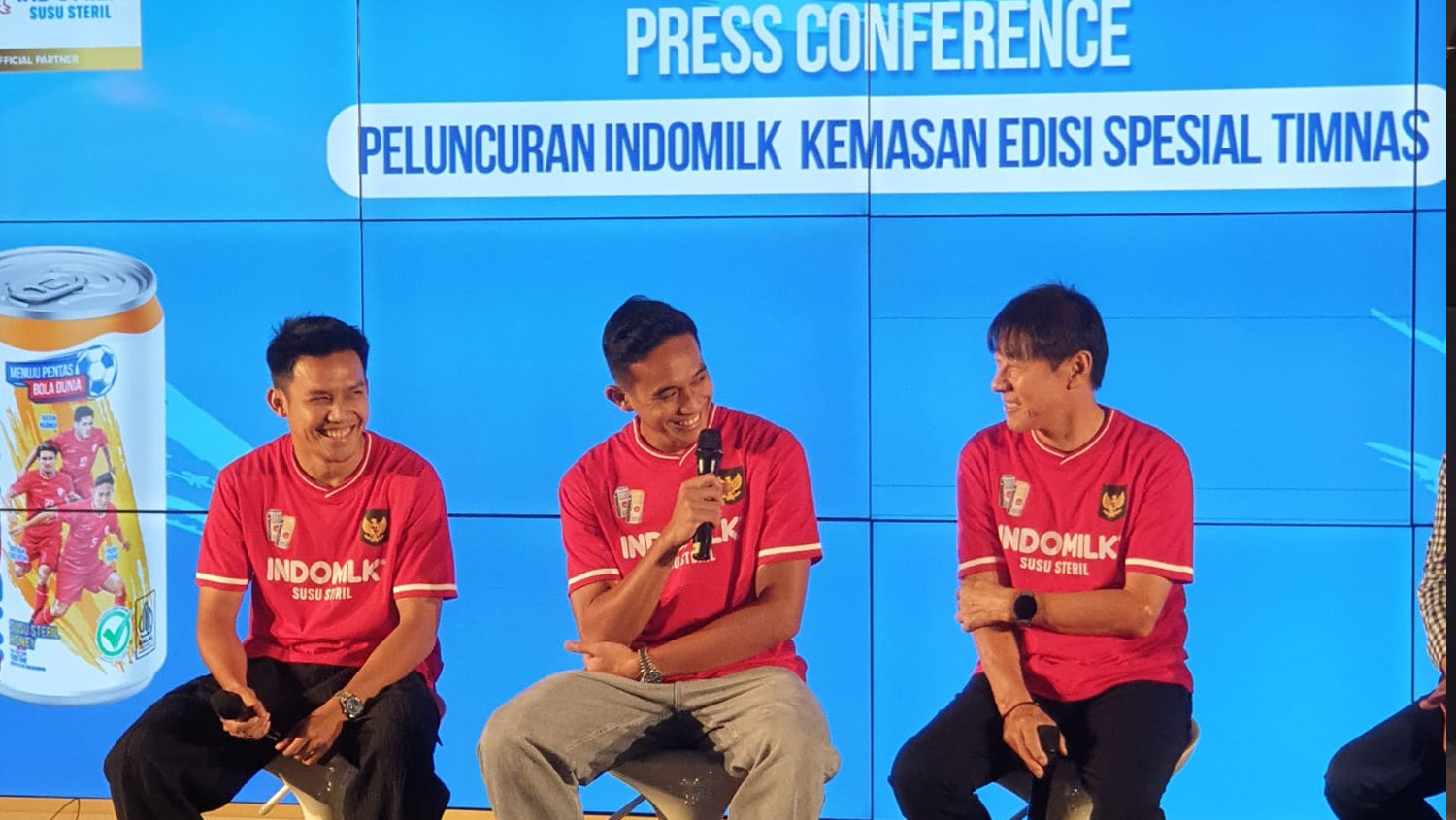 Pemain Timnas Indonesia Rizky Ridho dWitan Sulaiman, dan Coach Shin Tae-yong.