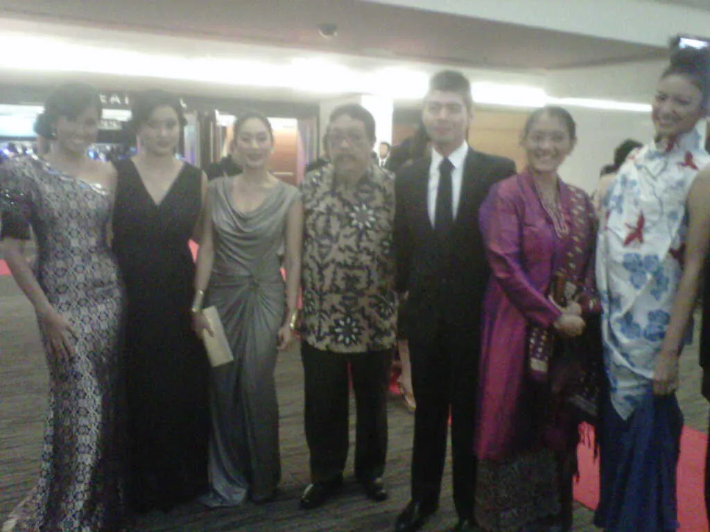 Dari kiri ke kanan: Titi Rajo Bintang, Marcella Zaliyanti, Happy Salma, Didi Petet, Jajang C Noer dan Agni Pratistha. (Aris Muda MPV)