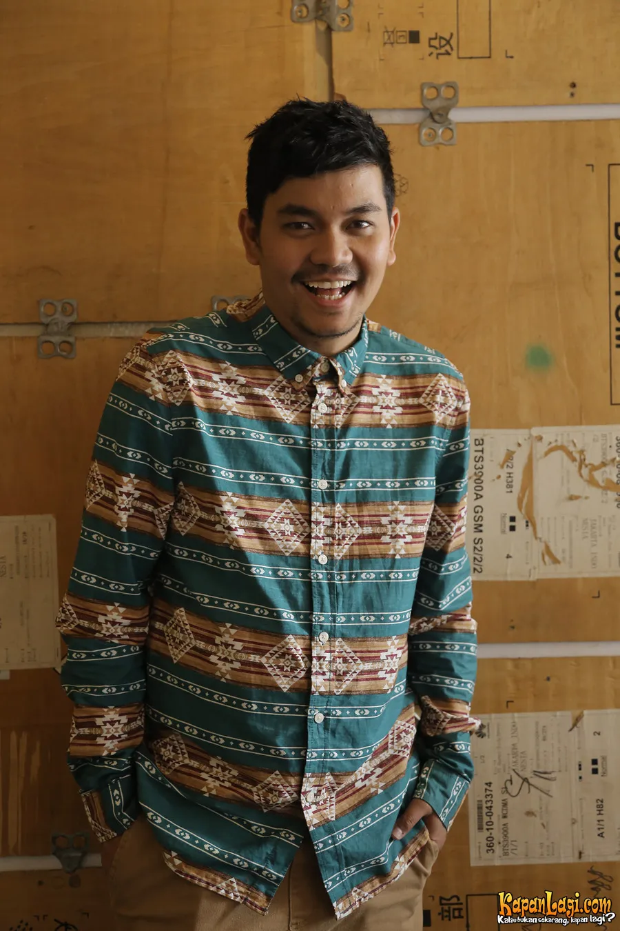 Indra Bekti promosikan cokelat untuk amal. ©KapanLagi.com®/Agus Apriyanto