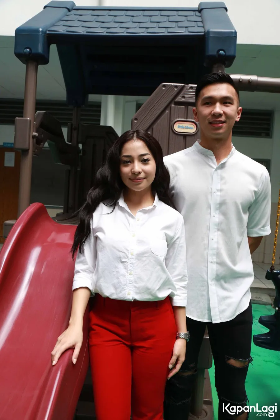 Indra Djokosoetono menjawab jika tidak hari Sabtu ya Minggu dirinya menikah. ©KapanLagi.com/Muhammad Akrom Sukarya