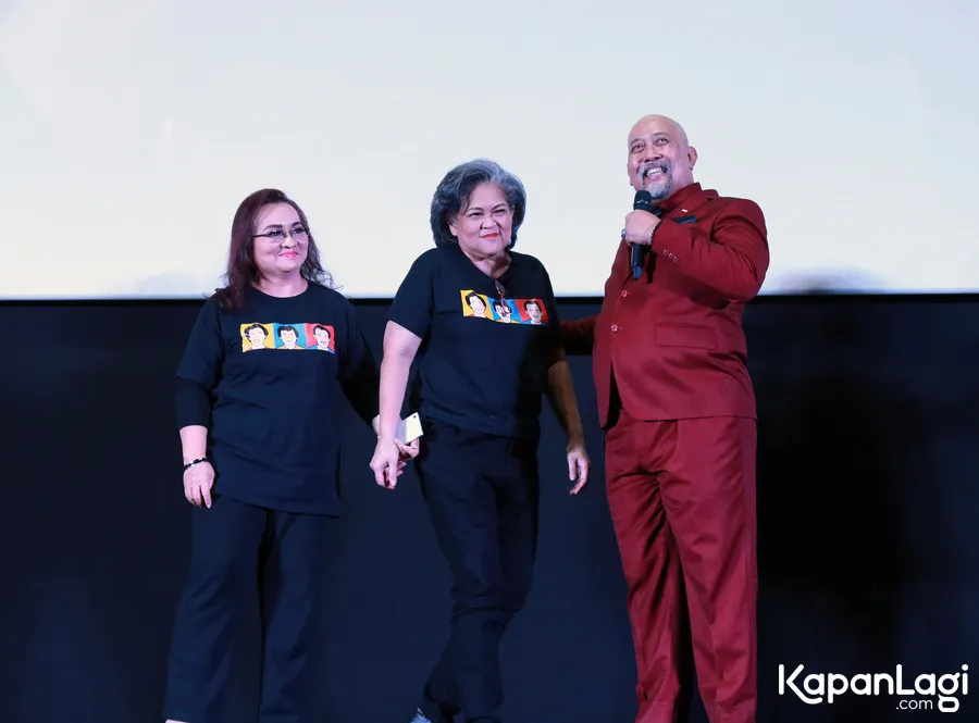 Indro Warkop terharu dengan kehadiran sang istri yang memberikan support. ©KapanLagi.com/Muhammad Akrom Sukarya