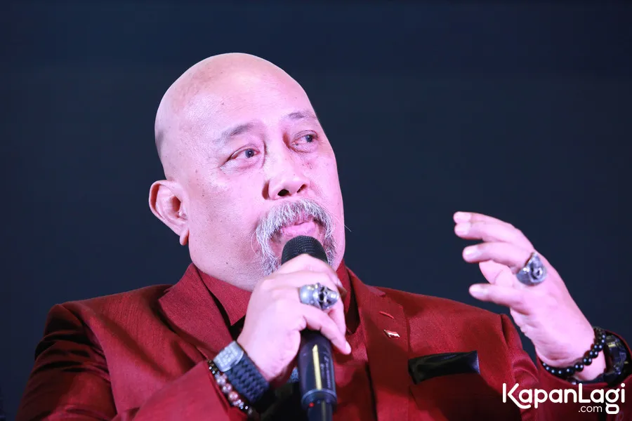 Indro minta sekampung nonton WARKOP DKI REBORN © KapanLagi.com®/Muhammad Akrom Sukarya