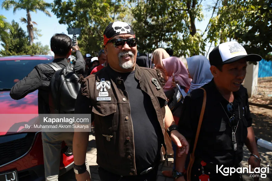 Indro Warkop mengaku kuat jalani tur 5 kota dalam satu hari karena gengsi. ©KapanLagi.com/Muhammad Akrom Sukarya
